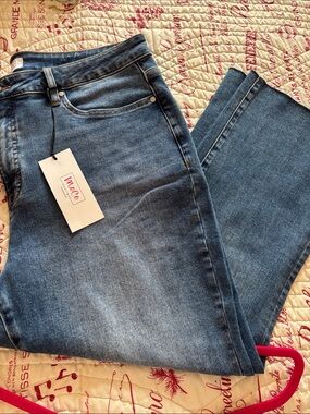 NWT MOCO High-Rise Medium Blue Flare Leg Cropped Jeans SZ 18W